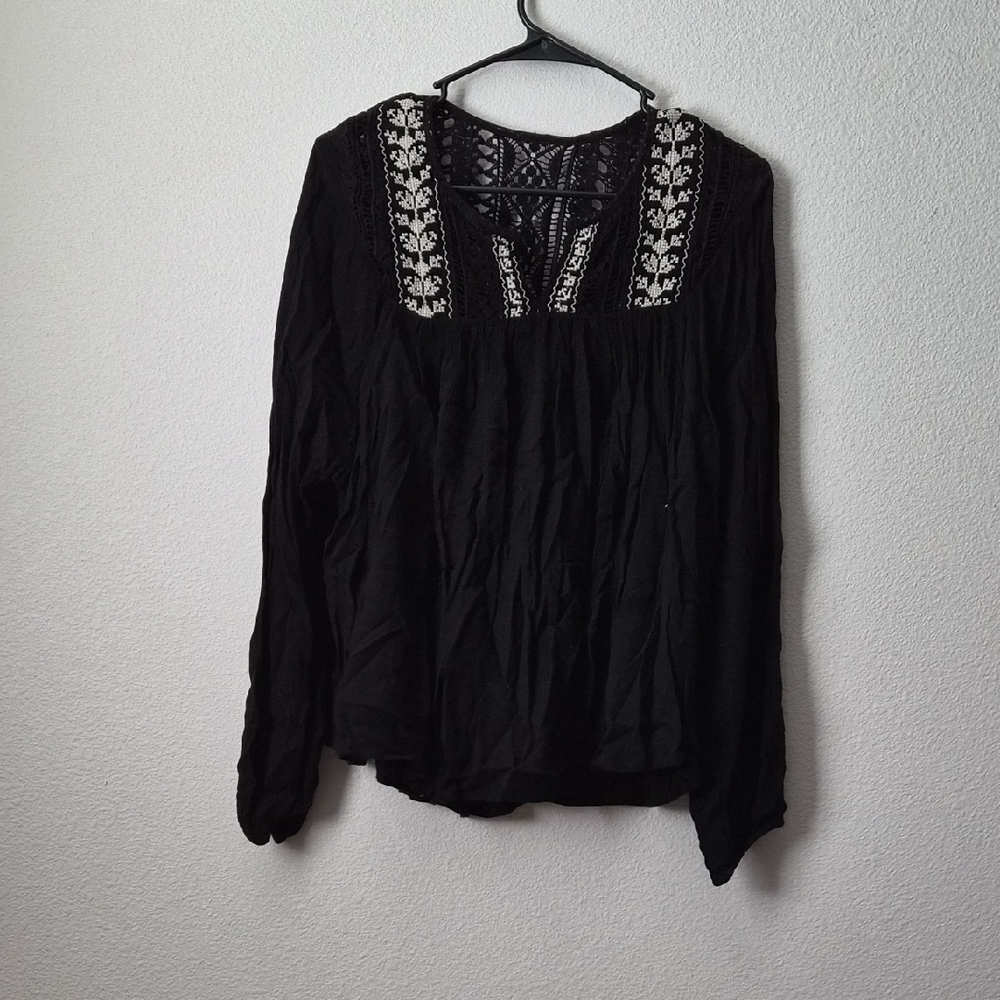 Mossimo Supply Co. Black and White Embroidered Blouse